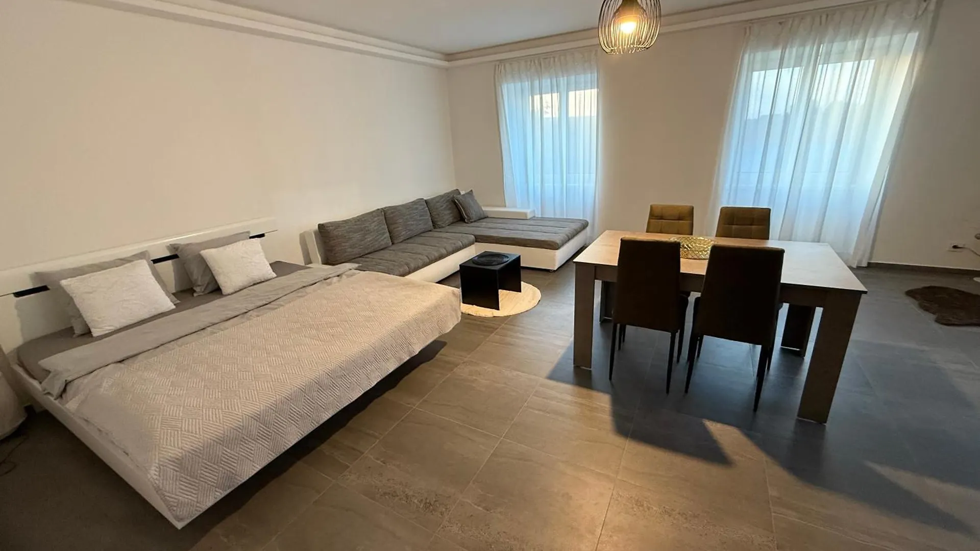 Byt Apartman 72M2 Private Garden Parking Free Prague 0*,  Czech Republic